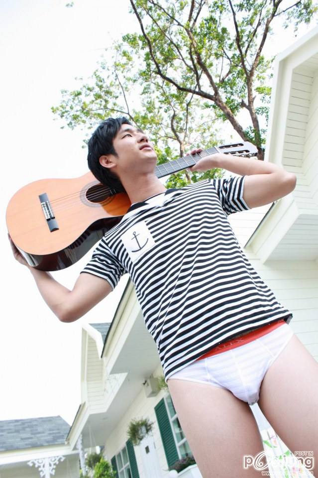 หนุ่มตี๋กับกีตาร์