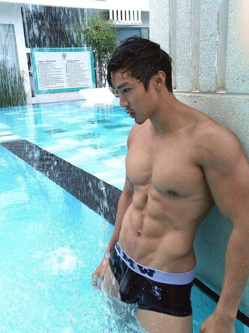 เล่นน้ำกัน^^