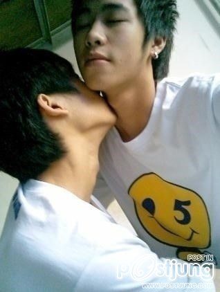 จูบกันฟินๆ