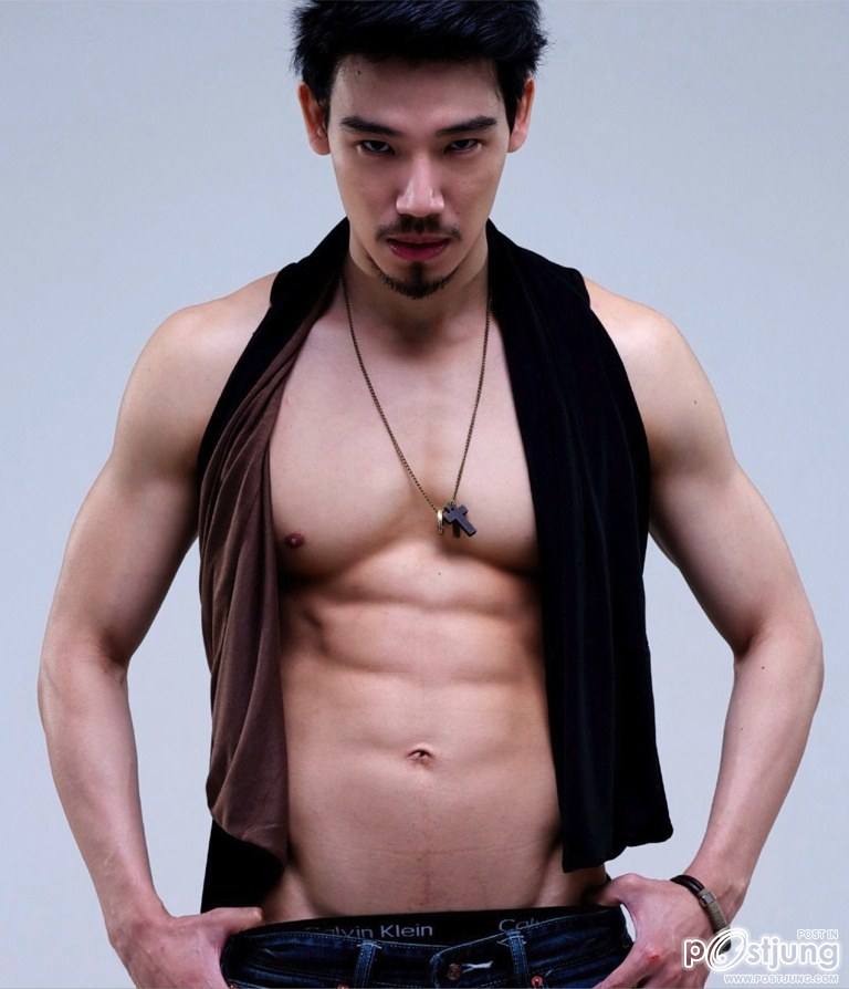 เอเอ พีรวัชร์