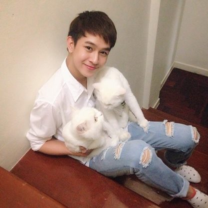 ฟลุ๊ค พงศธร