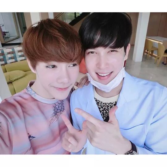 คู่เกย์ โบ๊ท-นิวเยียร์