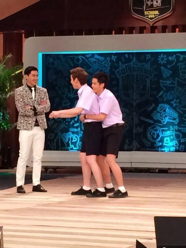เต๋าคชาตื่นมาคุยกะรถโรงเรียน