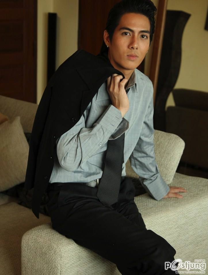 นาย AUM