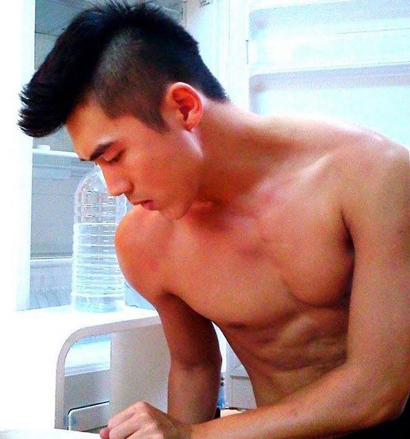 รักคนหล่อ  ชอบคนเซ็กซี่ @บารวี 347