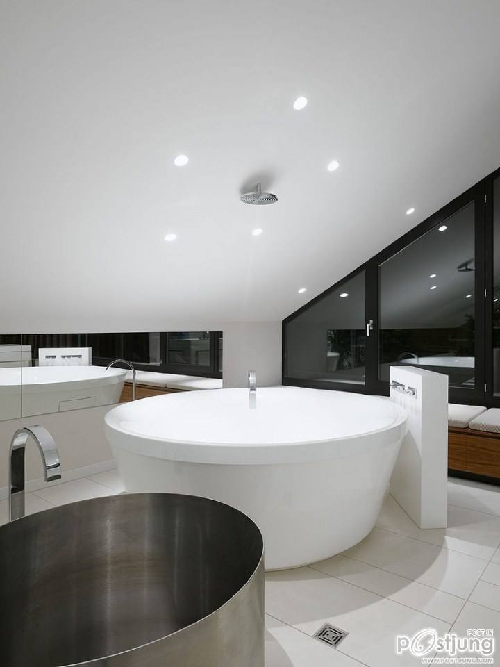 Apartment Sch by Ippolito Fleitz Group