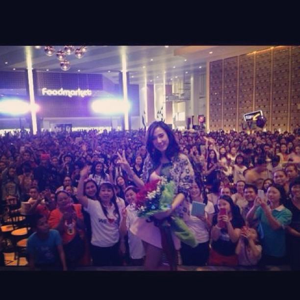 ขนาดสื่อยังลงข่าว >>นางเอกห้างแตก อั้ม พัชราภา คนเดียวเท่านั้น อย่าได้เทียบ!!