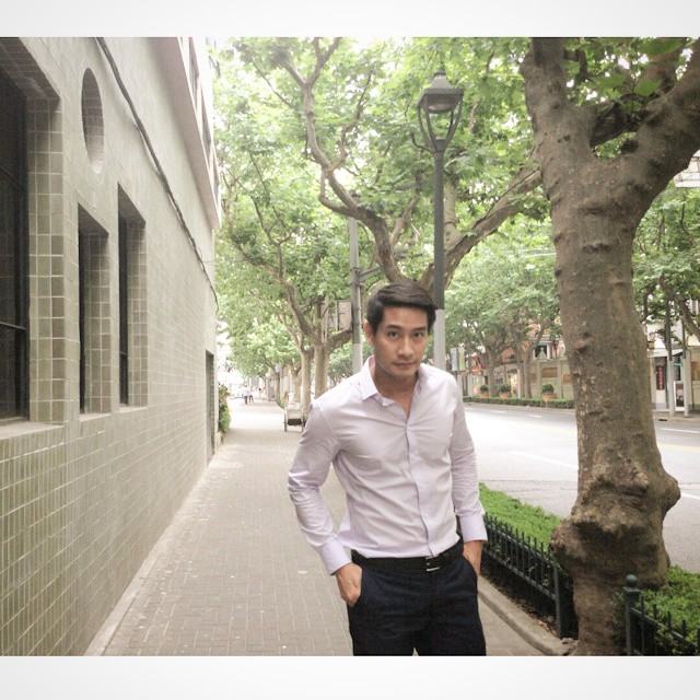 หล่อ