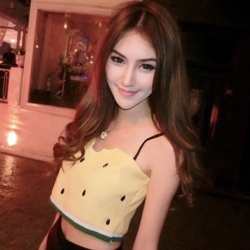 กรี๊ด!!! พี่อร น่ารักมาก หน้าเรียว หุ่นเป๊ะ เวอร์