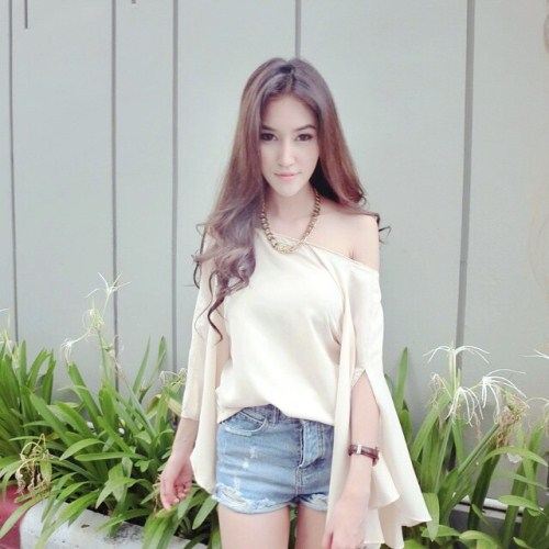 กรี๊ด!!! พี่อร น่ารักมาก หน้าเรียว หุ่นเป๊ะ เวอร์