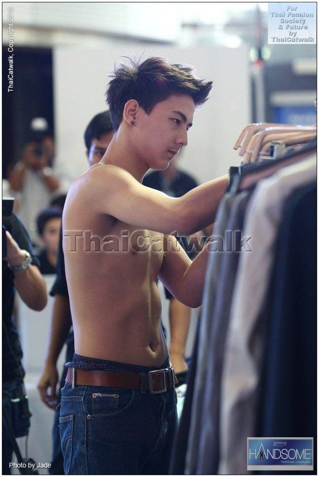 เอ๋ากั๋นบ้อ  @บารวี 358