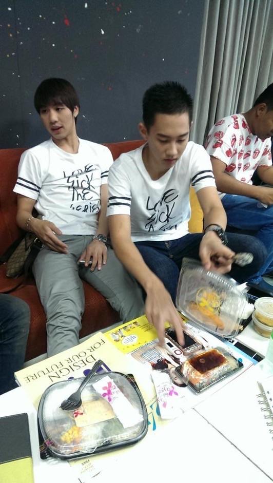 ไวท์กัปตันถ่ายแบบ