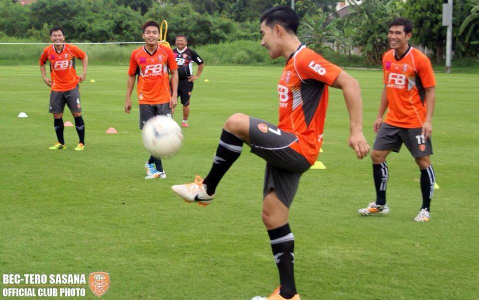 รังสรรค์ วิวัฒน์ชัยโชค ทีมชาติบอลไทย