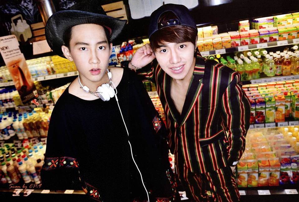 กัปตัน-ชลธร & ไวท์-ณวัชร์ @ KAZZ vol.8 no.98 September 2014