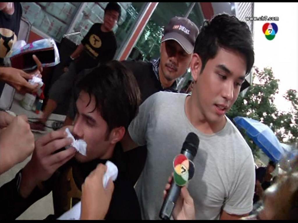 พี่น้องปลอบใจกันหน้าฮักขนาด,มิกค์ ทองระย้า&อั๋น ชยพล
