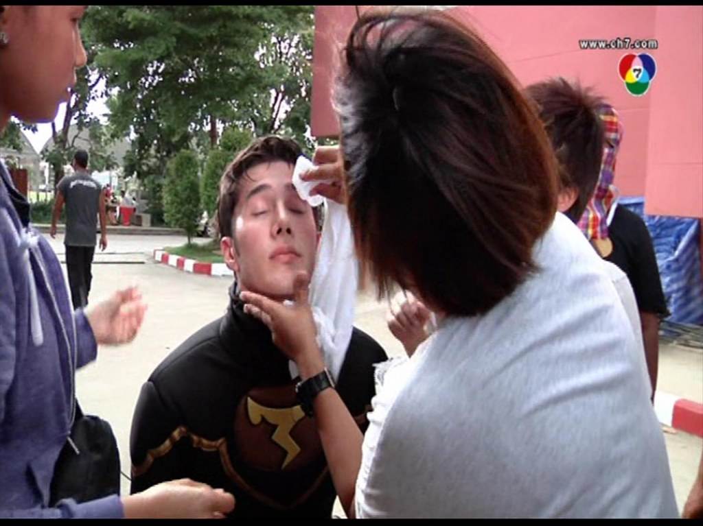 พี่น้องปลอบใจกันหน้าฮักขนาด,มิกค์ ทองระย้า&อั๋น ชยพล