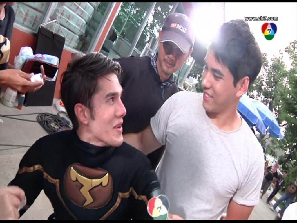 พี่น้องปลอบใจกันหน้าฮักขนาด,มิกค์ ทองระย้า&อั๋น ชยพล