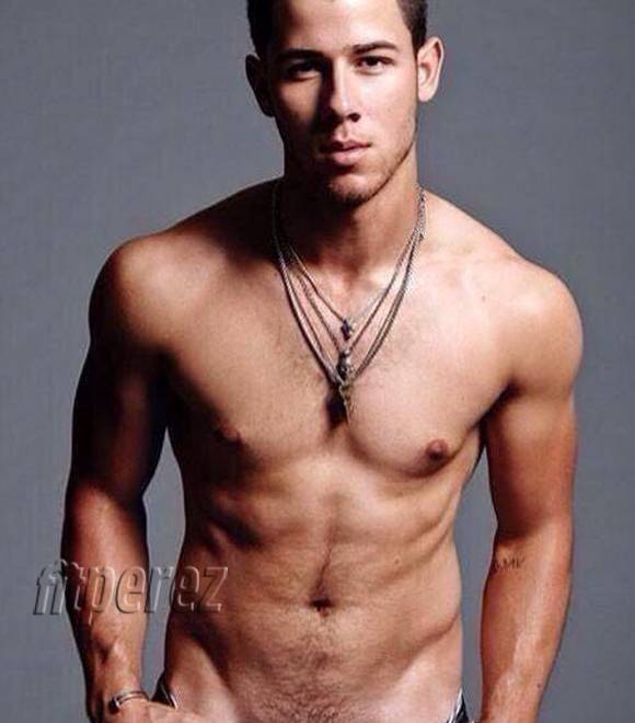 Nick Jonas ยิ่งโตยิ่งตุงค่ะ