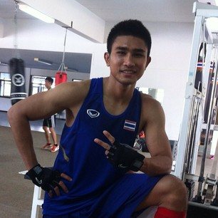 นักมวยหล่อเข้ม