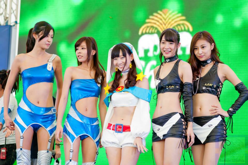 สาวๆเรซควีนญี่ปุ่นปะทะพริ๊ตตี้สาวไทยในงานบุรีรัมย์มอเตอร์โชว์