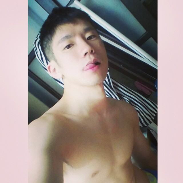 กิ๊กอยู่ในตู้ ชู้อยู่ใต้เตียง แฟนเก่าอยู่นอกระเบียง คนเลี้ยงกำลังจะมา