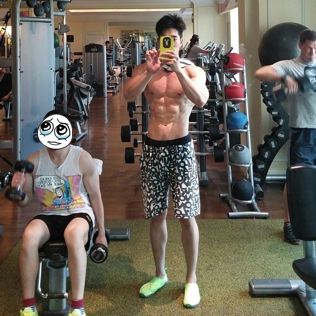 กิ๊กอยู่ในตู้ ชู้อยู่ใต้เตียง แฟนเก่าอยู่นอกระเบียง คนเลี้ยงกำลังจะมา