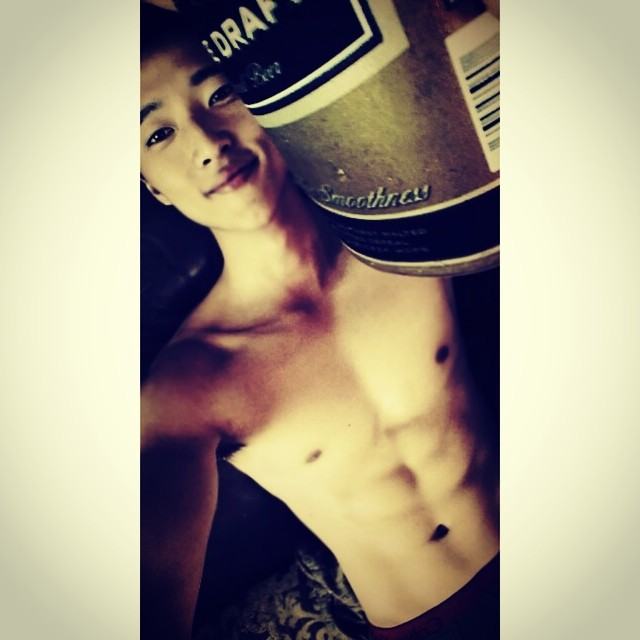 กิ๊กอยู่ในตู้ ชู้อยู่ใต้เตียง แฟนเก่าอยู่นอกระเบียง คนเลี้ยงกำลังจะมา