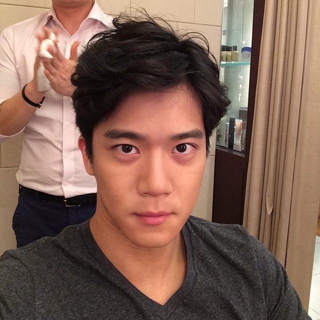 กิ๊กอยู่ในตู้ ชู้อยู่ใต้เตียง แฟนเก่าอยู่นอกระเบียง คนเลี้ยงกำลังจะมา