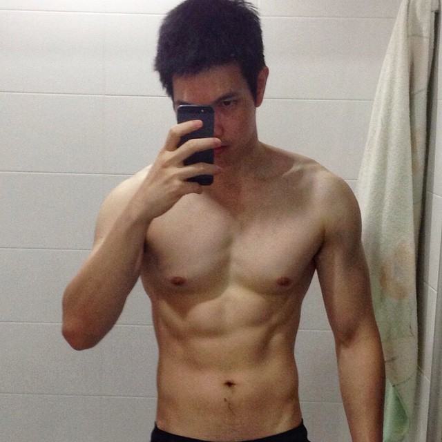 กิ๊กอยู่ในตู้ ชู้อยู่ใต้เตียง แฟนเก่าอยู่นอกระเบียง คนเลี้ยงกำลังจะมา