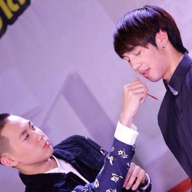 สองงานรวมกัน ไวท์กัปตันน่ารักมาก