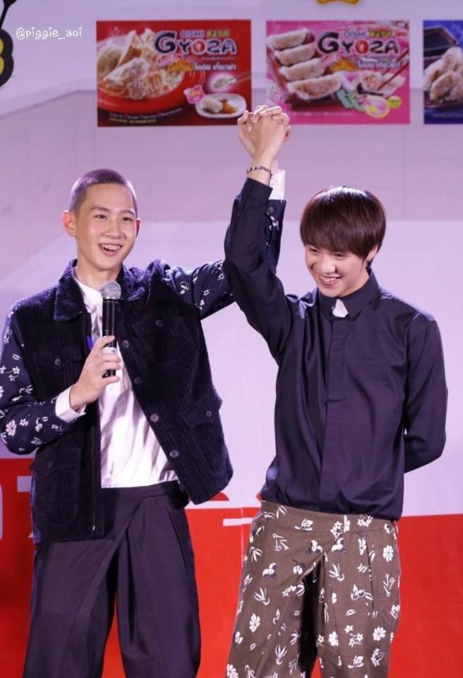 สองงานรวมกัน ไวท์กัปตันน่ารักมาก