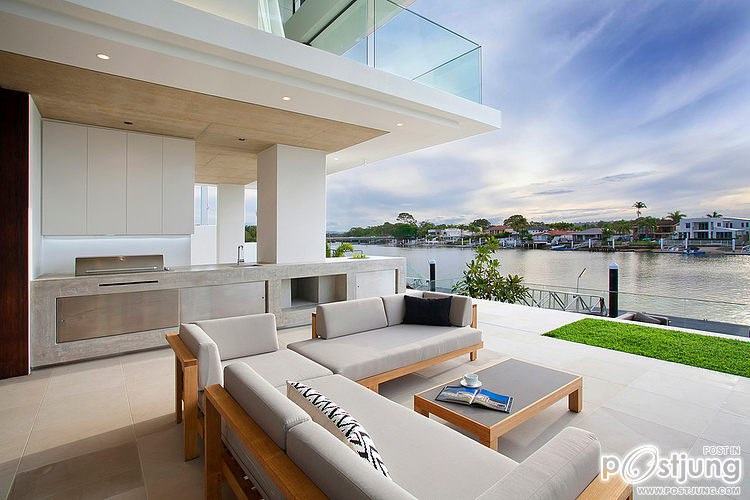 Mooloolah House by Gerald Smith