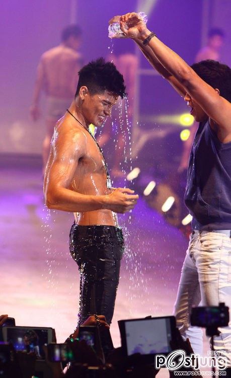 ถอดโชว์เรือนร่าง 621