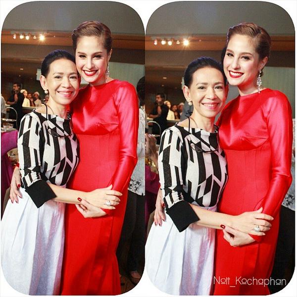 คู่จิ้น__อ๋อม-ขวัญ @งานเดินแบบการกุศล
