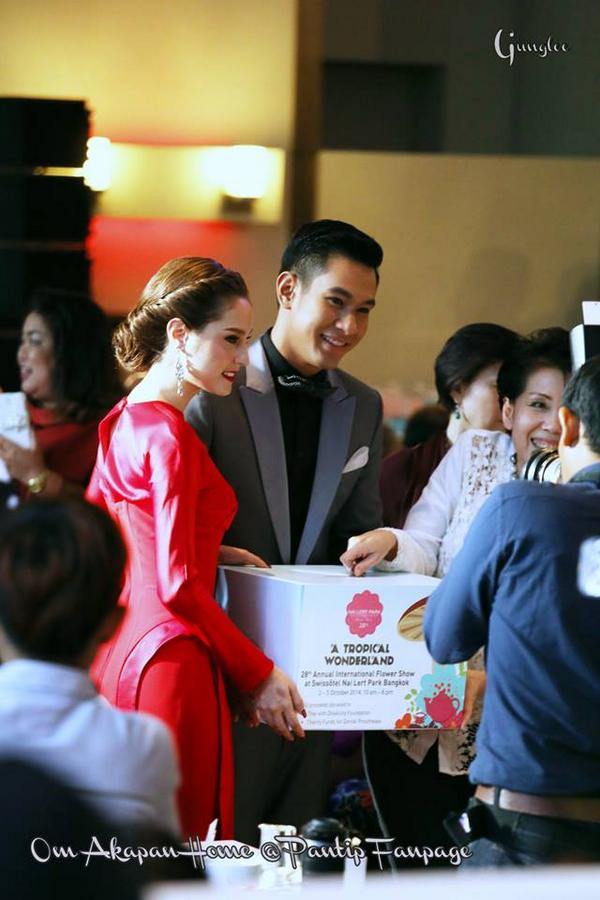 คู่จิ้น__อ๋อม-ขวัญ @งานเดินแบบการกุศล