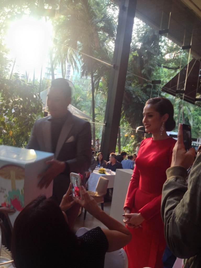 คู่จิ้น__อ๋อม-ขวัญ @งานเดินแบบการกุศล