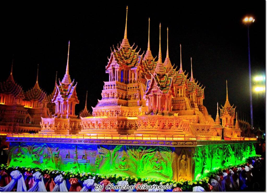 อลังการ แห่ปราสาทผึ้งสกลนคร