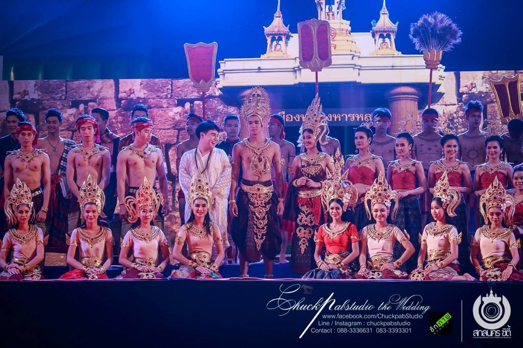 อลังการ แห่ปราสาทผึ้งสกลนคร