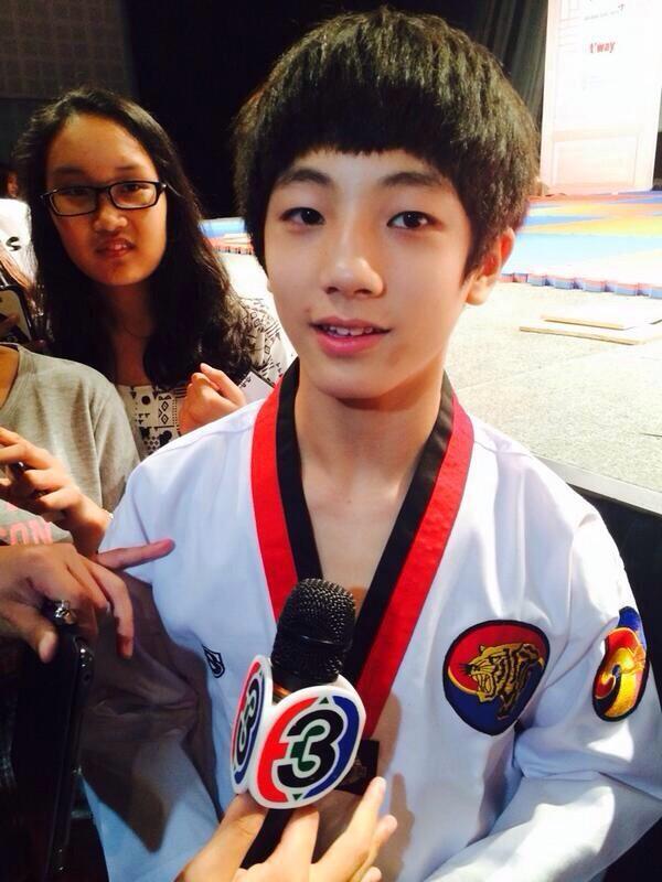 อันนี้แถมค่ะ หนุ่มน้อยเกาหลี อ๊าย