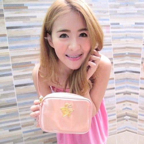 "น้องเอย" สาวน้อย หน้าใส ผิวขาว เปะเวอร์