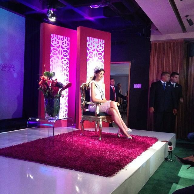 นางงามจักรวาล 2013 แถลงข่าวเดินทางกลับประเทศเวเนซูเอล่าแล้ว