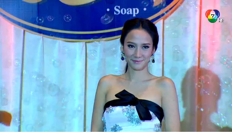 มาดูเเฟชั่น "พราว" อั้ม พัชราภาเเต่ละชุดเเพงมากๆไฮโซจริงๆ!!