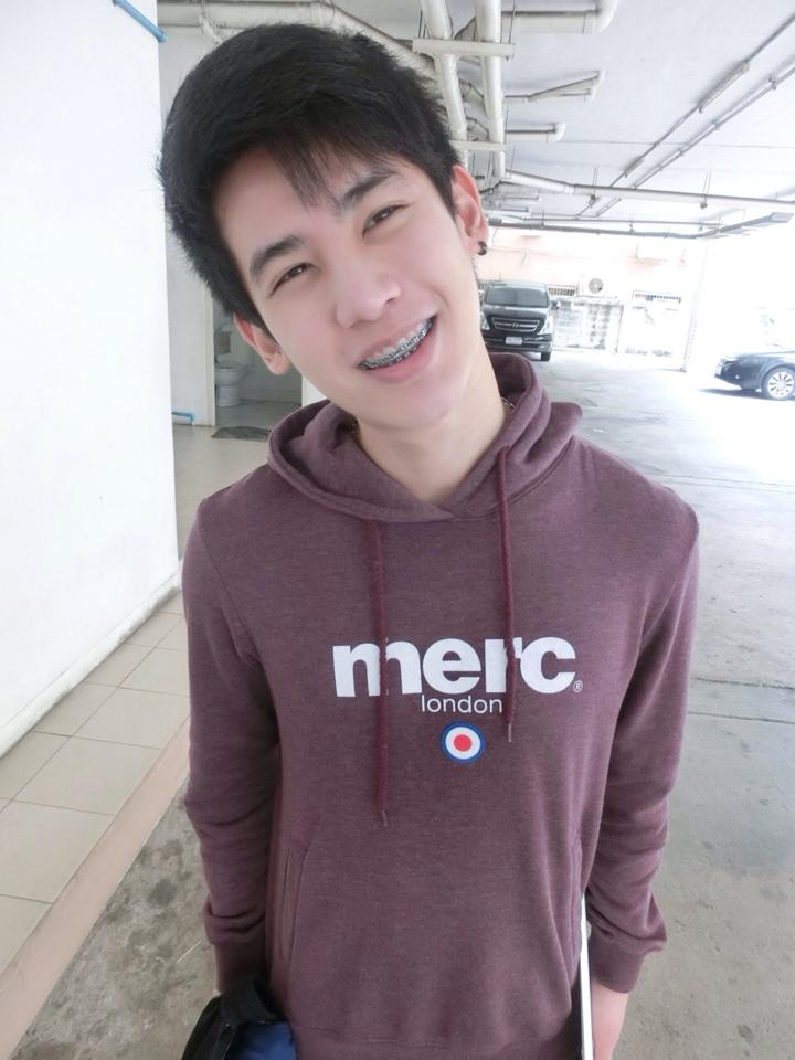 อนิจา บ้าแท้ๆข้อย.หลงมักเขาทังที่เฮาบ่เคยฮู้จักเขาเลยจักหน่อย,Au Jun