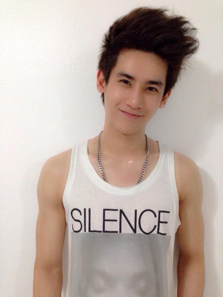 อนิจา บ้าแท้ๆข้อย.หลงมักเขาทังที่เฮาบ่เคยฮู้จักเขาเลยจักหน่อย,Au Jun