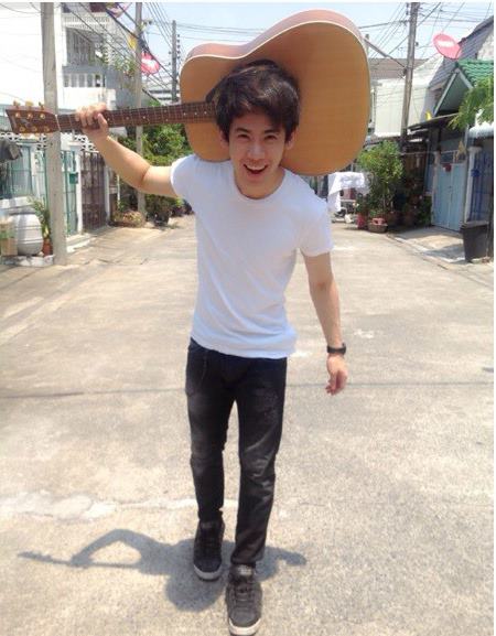 อนิจา บ้าแท้ๆข้อย.หลงมักเขาทังที่เฮาบ่เคยฮู้จักเขาเลยจักหน่อย,Au Jun