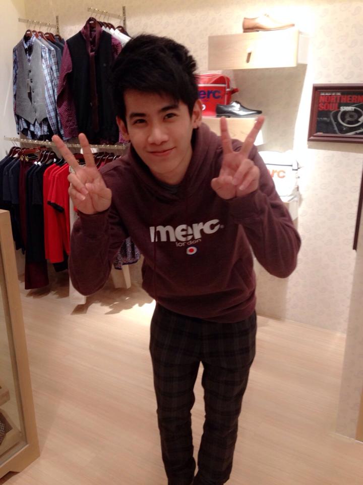 อนิจา บ้าแท้ๆข้อย.หลงมักเขาทังที่เฮาบ่เคยฮู้จักเขาเลยจักหน่อย,Au Jun