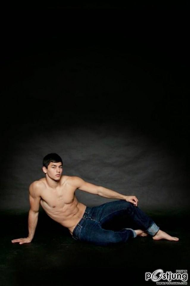 ถอดโชว์เรือนร่าง 629 - Zack Hernandez