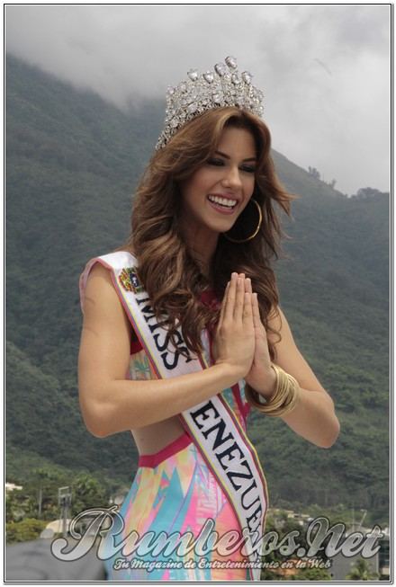 Miss Venezuela 2014 คนใหม่ มาเรียน่า ฮีเมเนซ