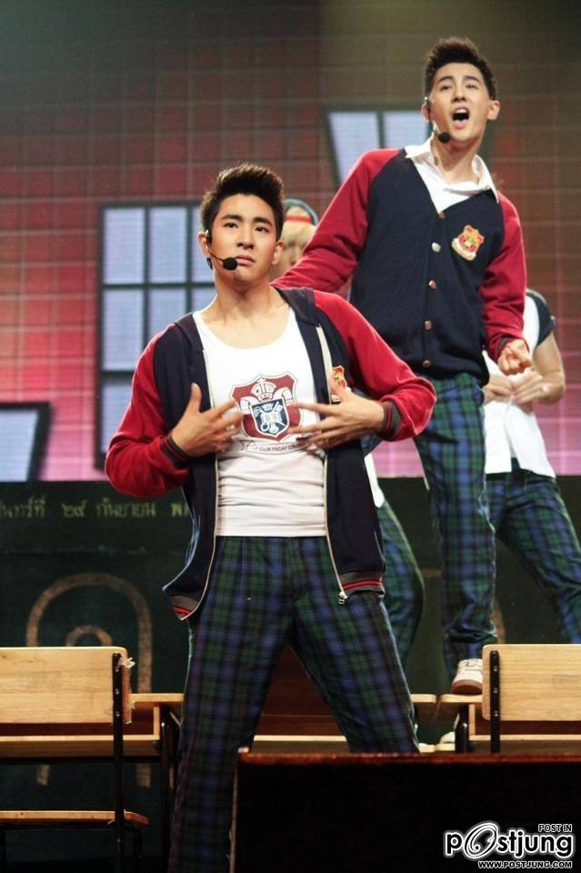 คู่จิ้นขนมครก นิค พาวิช & บิ๊ก เกียรติศักดิ์ @ Green Concert # 17