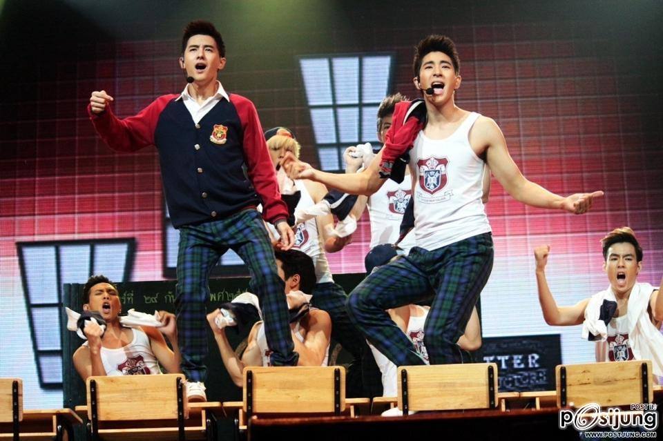 คู่จิ้นขนมครก นิค พาวิช & บิ๊ก เกียรติศักดิ์ @ Green Concert # 17